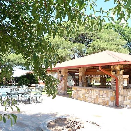 Отель Dornhuegel Guestfarm Grootfontein Экстерьер фото