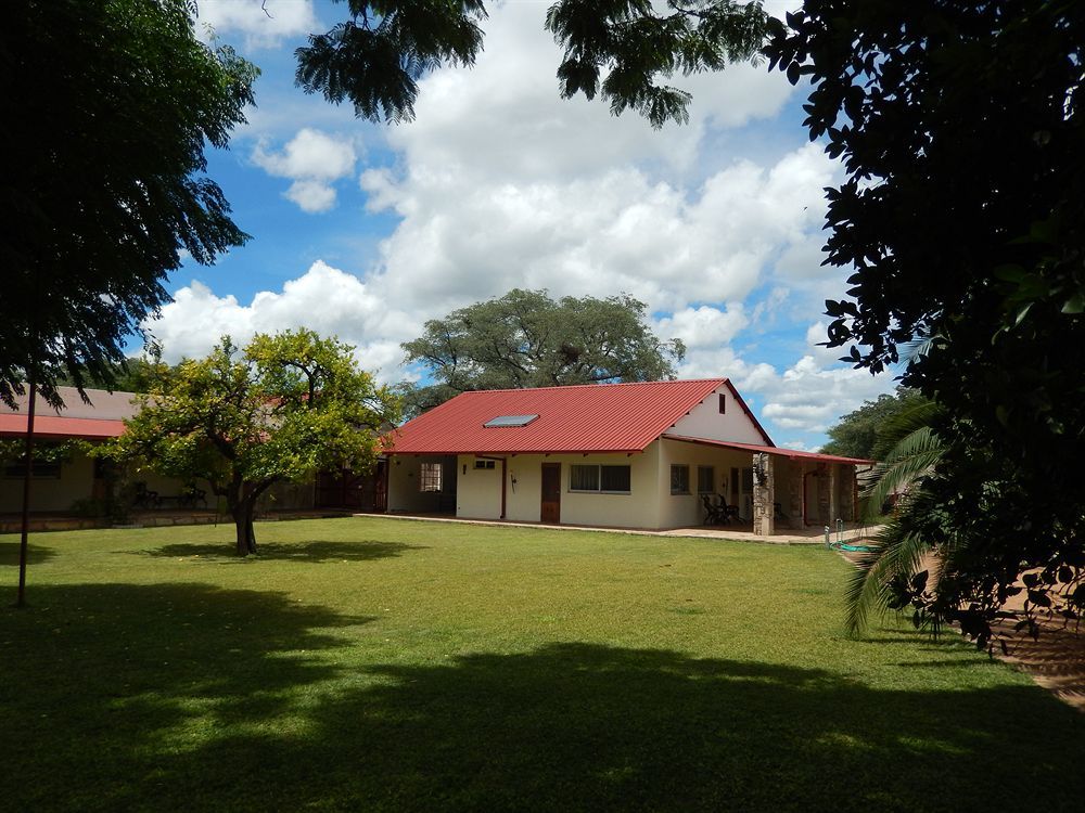 Отель Dornhuegel Guestfarm Grootfontein Экстерьер фото
