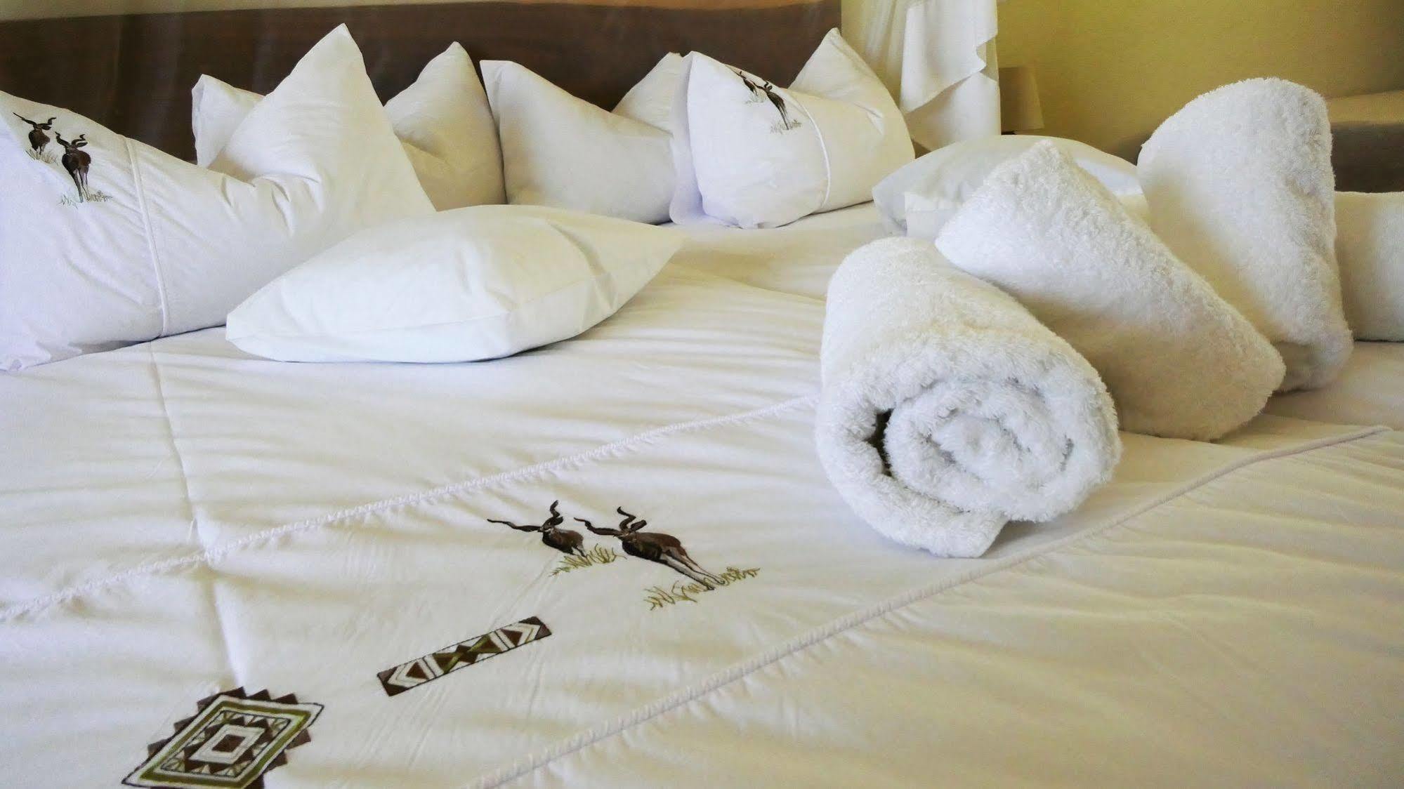 Отель Dornhuegel Guestfarm Grootfontein Экстерьер фото