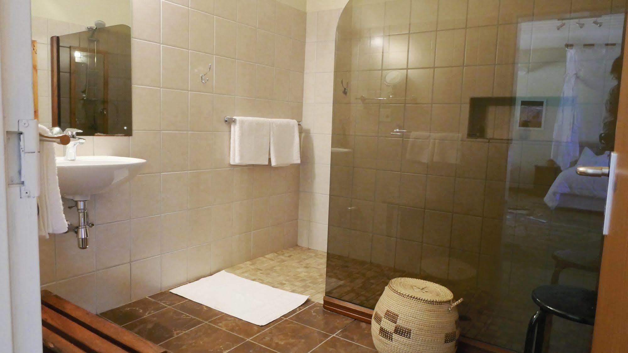 Отель Dornhuegel Guestfarm Grootfontein Экстерьер фото