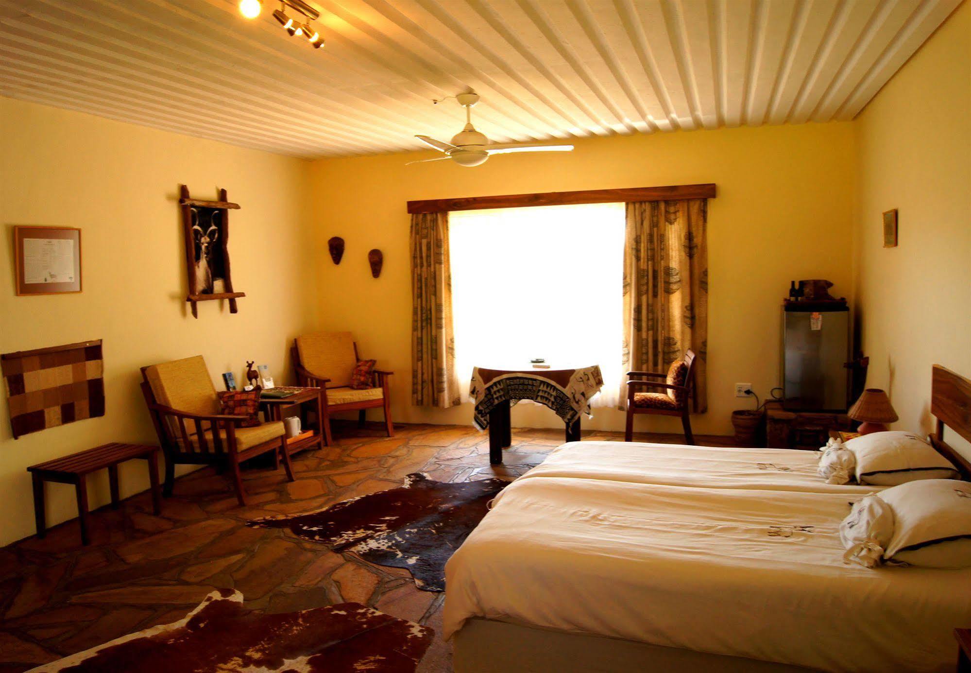 Отель Dornhuegel Guestfarm Grootfontein Экстерьер фото
